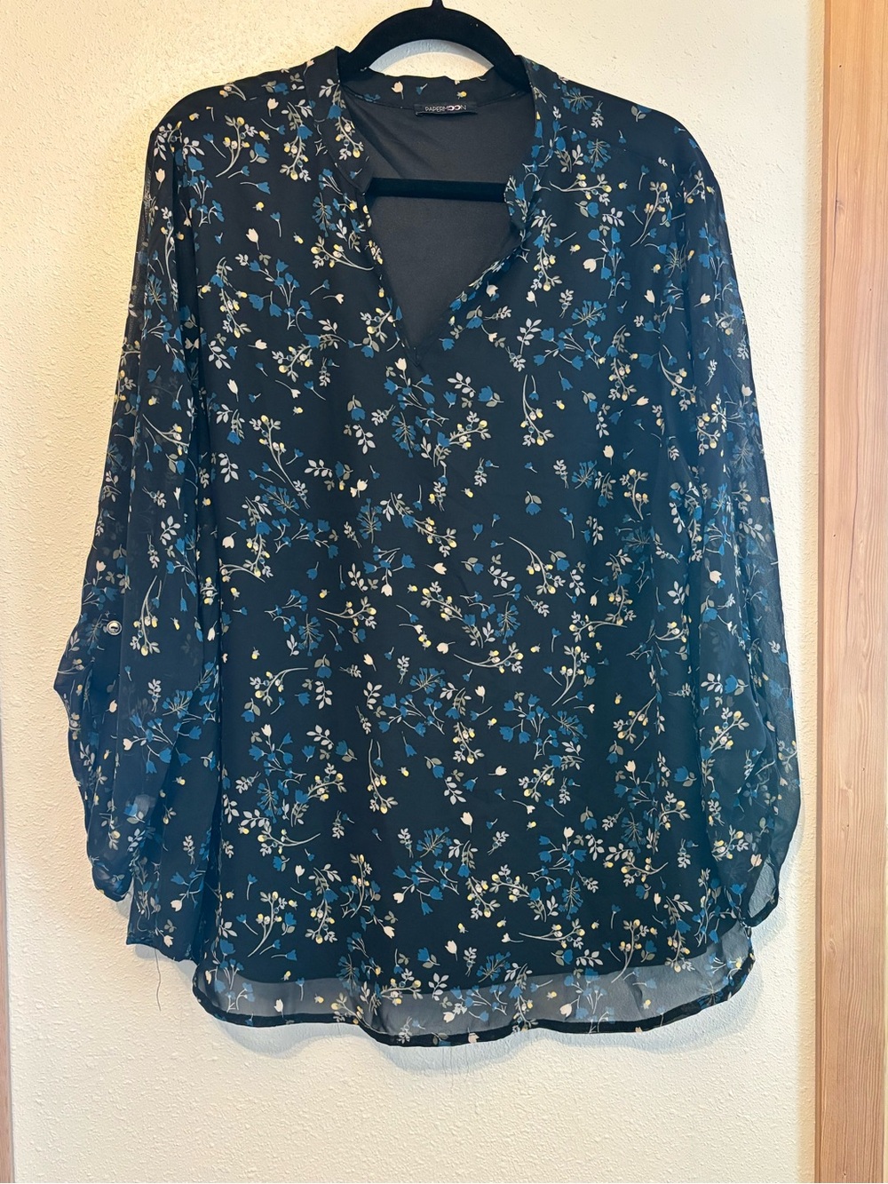 Papermoon Navy Blue Sheer Floral Blouse 2X
0068S